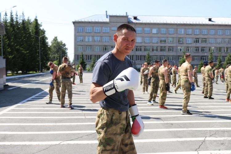 В Новосибирском военном институте провели мастер-класс по боксу