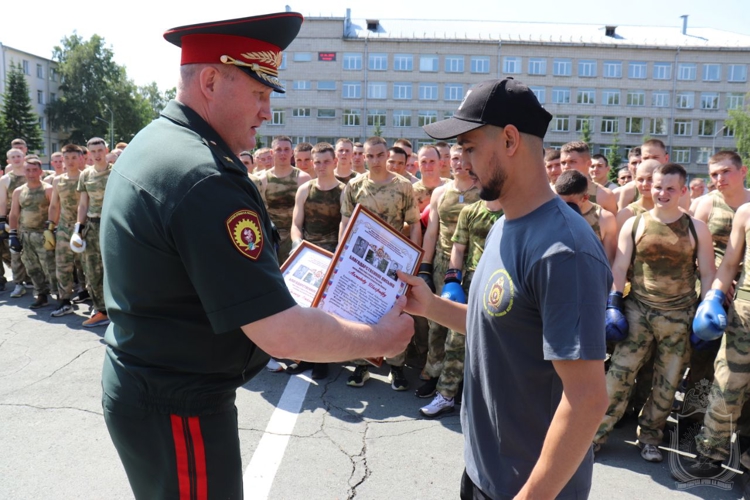 В Новосибирском военном институте провели мастер-класс по боксу