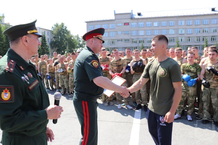 В Новосибирском военном институте провели мастер-класс по боксу