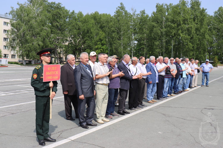 В военном институте прошла встреча выпускников 1980 года