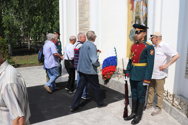 В военном институте прошла встреча выпускников 1980 года