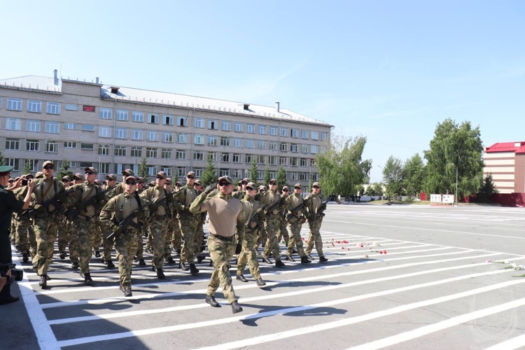 В Новосибирском военном институте состоялся выпуск нового поколения российских офицеров Росгвардии