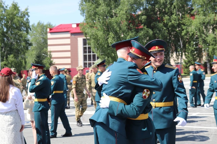 В Новосибирском военном институте состоялся выпуск нового поколения российских офицеров Росгвардии