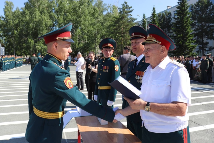 В Новосибирском военном институте состоялся выпуск нового поколения российских офицеров Росгвардии