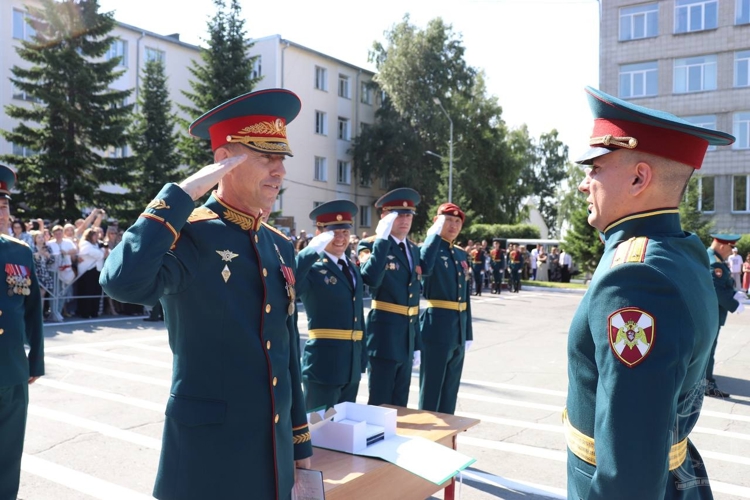 В Новосибирском военном институте состоялся выпуск нового поколения российских офицеров Росгвардии