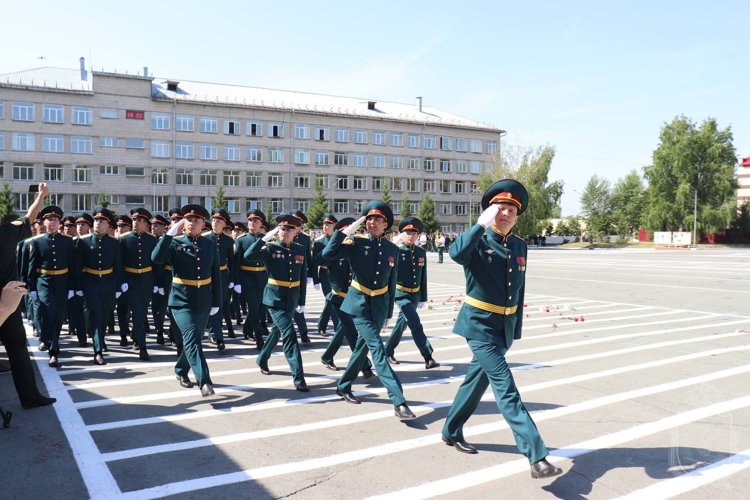 В Новосибирском военном институте состоялся выпуск нового поколения российских офицеров Росгвардии