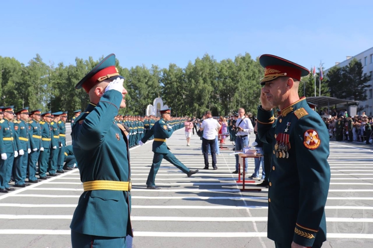 В Новосибирском военном институте состоялся выпуск нового поколения российских офицеров Росгвардии