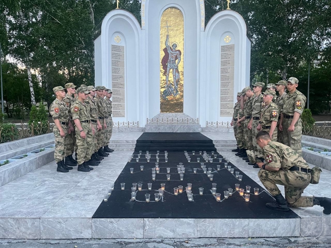 Курсанты военного института приняли участие в акции «Свеча памяти»
