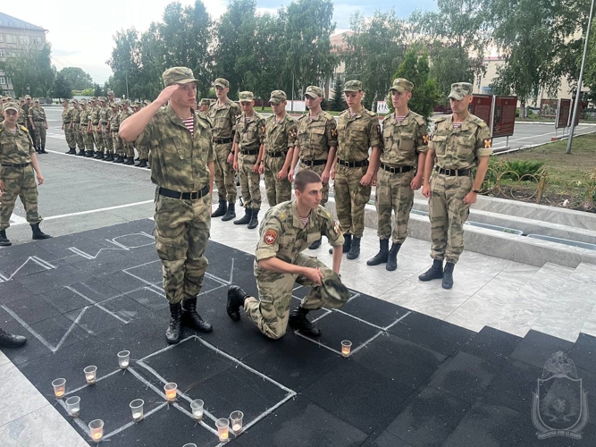 Курсанты военного института приняли участие в акции «Свеча памяти»