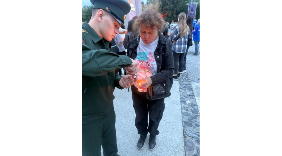 Курсанты военного института приняли участие в акции «Свеча памяти»