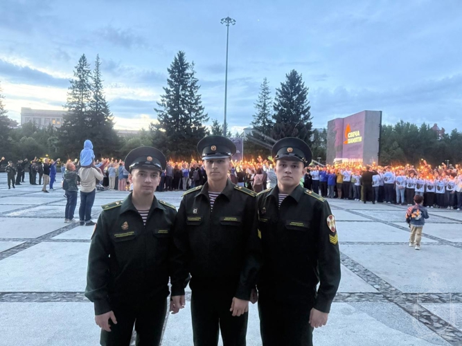 Курсанты военного института приняли участие в акции «Свеча памяти»