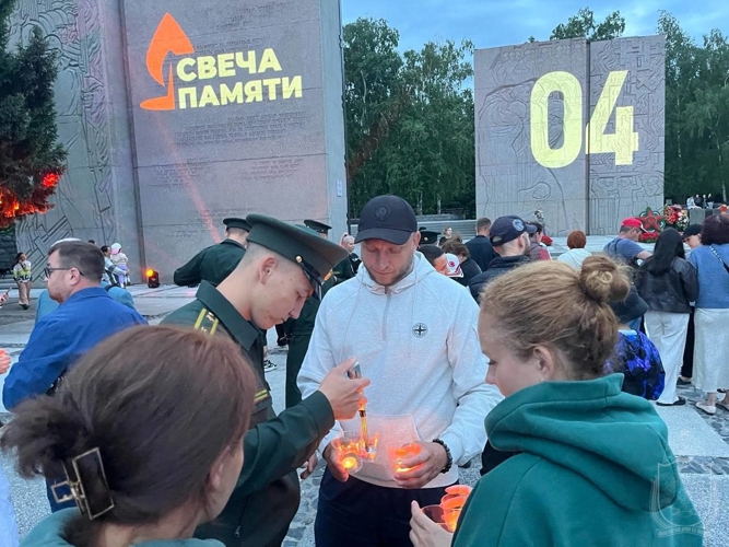 Курсанты военного института приняли участие в акции «Свеча памяти»