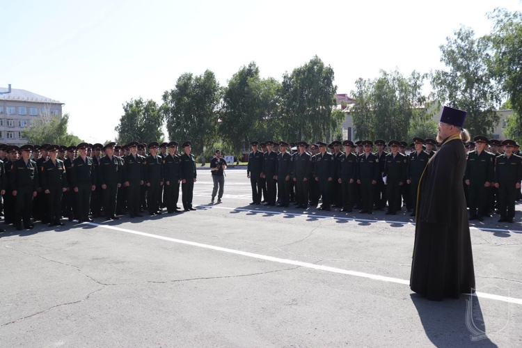 Выпускники Новосибирского военного института получили  первые офицерские звания