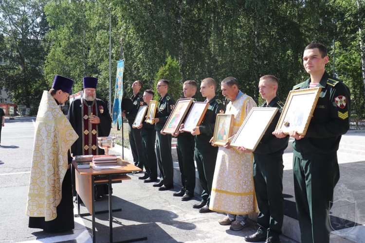 Выпускники Новосибирского военного института получили  первые офицерские звания