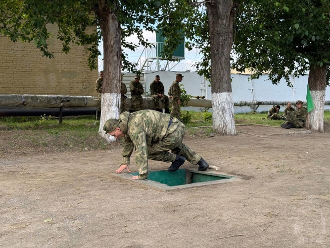 В военном институте прошел чемпионат по преодолении полосы препятствий