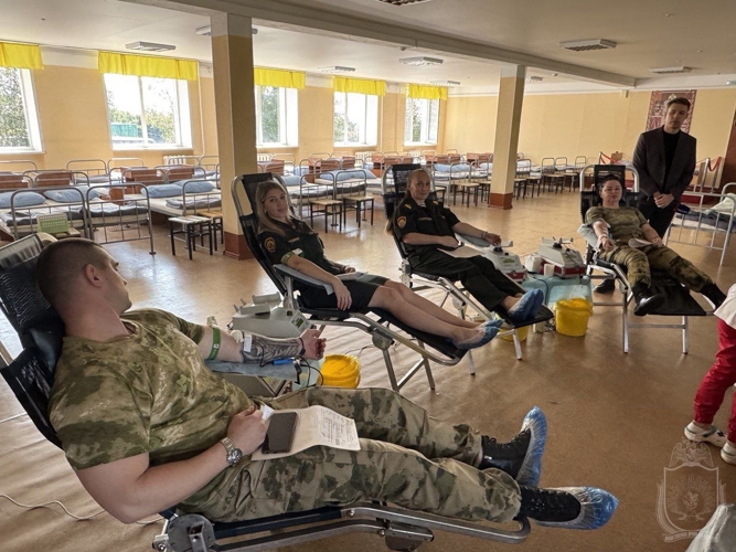 В  военном институте провели донорскую акцию "От сердца к сердцу"