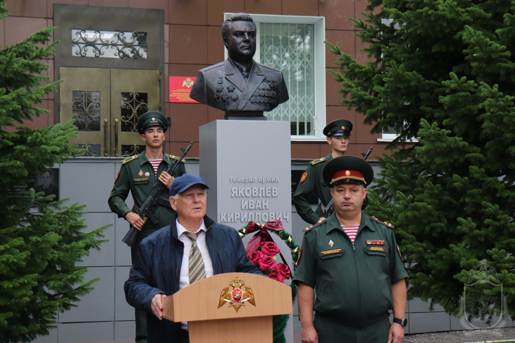 В Новосибирском военном институте проведены мероприятия, посвященные 107-й годовщине со дня рождения генерала армии И.К. Яковлева