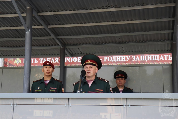 Военнослужащие военного института приняли участие в патриотических мероприятиях, посвященных Дню Государственного флага России
