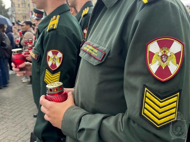 Курсанты военного института приняли участие в памятной акции, приуроченной ко Дню солидарности в борьбе с терроризмом