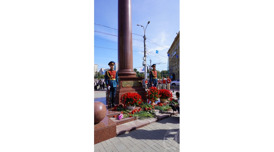 Курсанты Новосибирского военного института отдали дань уважения мужеству жителей блокадного Ленинграда