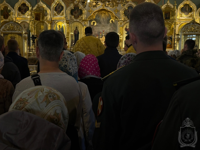 Курсанты военного института приняли участие во встрече ковчега с мощами святителя Тихона