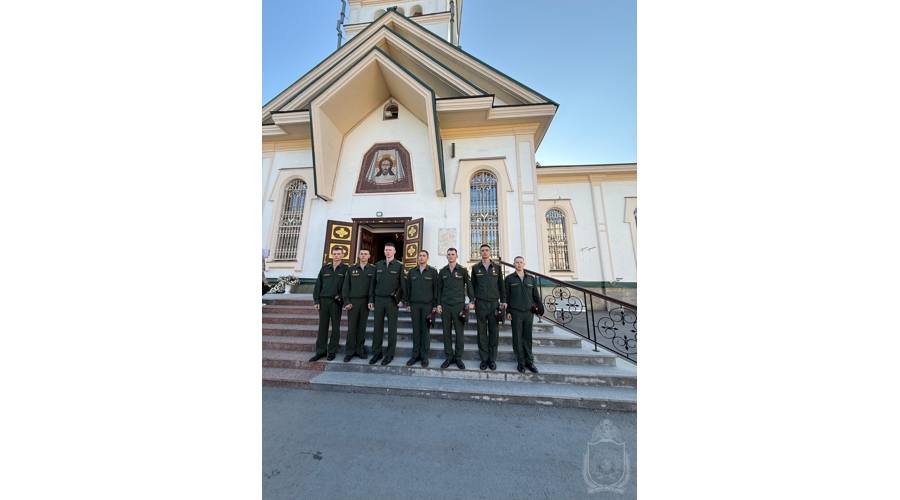 Курсанты военного института приняли участие во встрече ковчега с мощами святителя Тихона