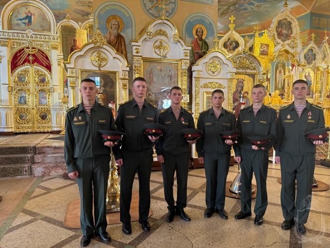 Курсанты военного института приняли участие во встрече ковчега с мощами святителя Тихона