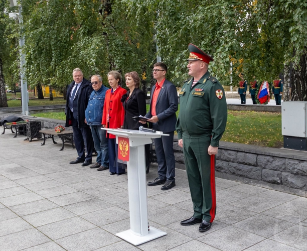 Курсанты и офицеры военного института приняли участие в мемориальном мероприятии в рамках научной конференции