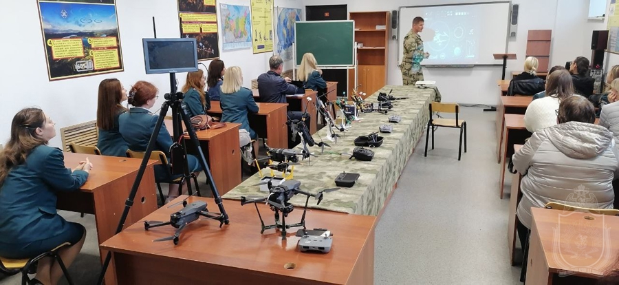 В военном институте проведены занятия по применению  беспилотных воздушных судов