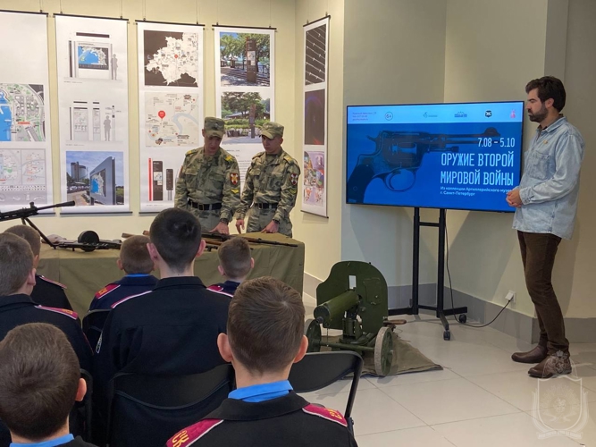 Курсанты Новосибирского военного института  провели мастер-класс с оружием