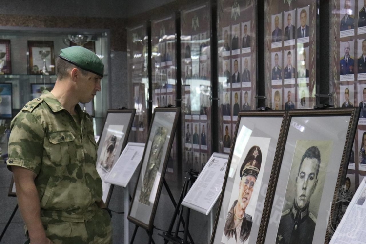 В военном институте организована художественная выставка, посвященная участникам СВО