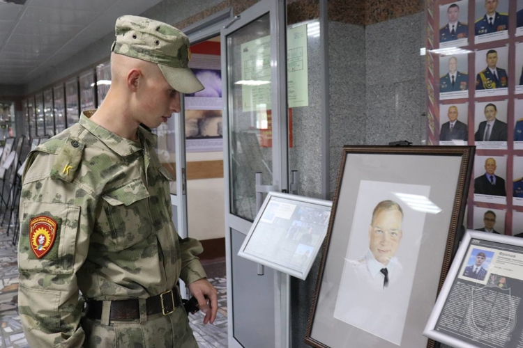 В военном институте организована художественная выставка, посвященная участникам СВО
