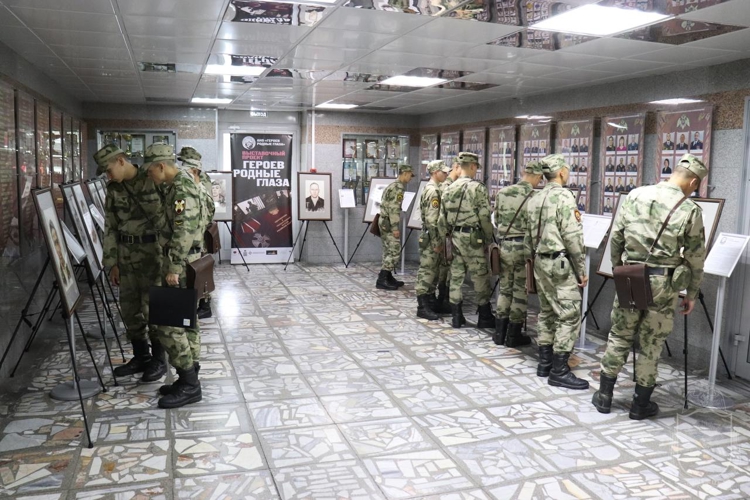 В военном институте организована художественная выставка, посвященная участникам СВО