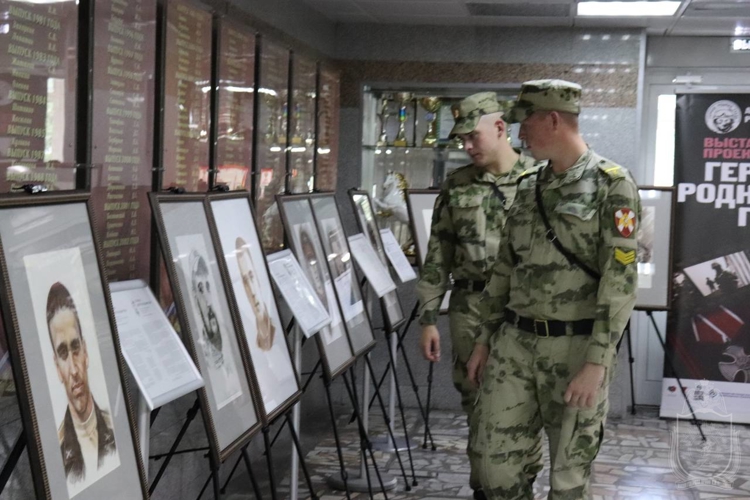 В военном институте организована художественная выставка, посвященная участникам СВО