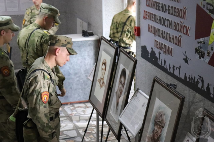 В военном институте организована художественная выставка, посвященная участникам СВО