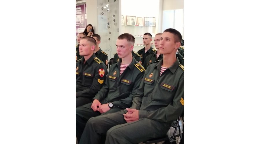 Курсанты военного института посетили историческую лекцию