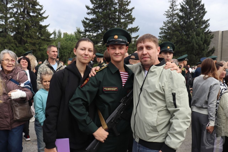Курсанты 1 курса Новосибирского военного института приняли присягу