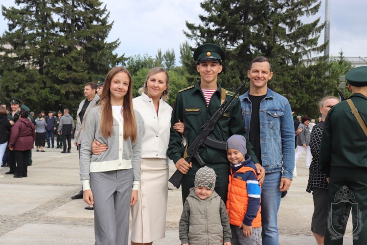 Курсанты 1 курса Новосибирского военного института приняли присягу