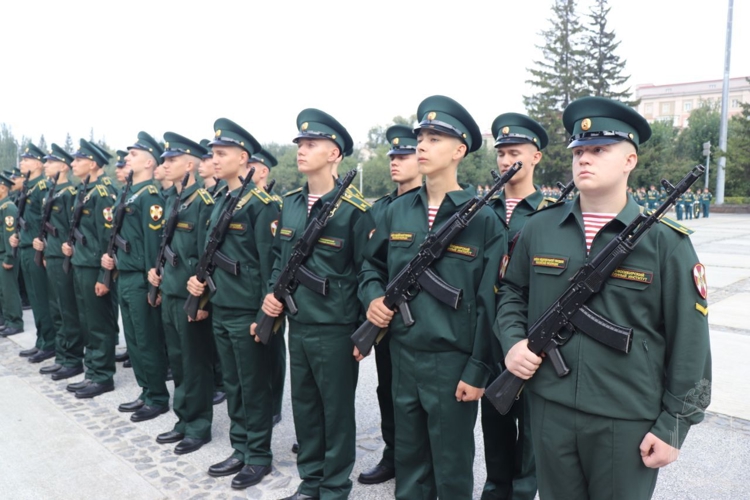 Курсанты 1 курса Новосибирского военного института приняли присягу