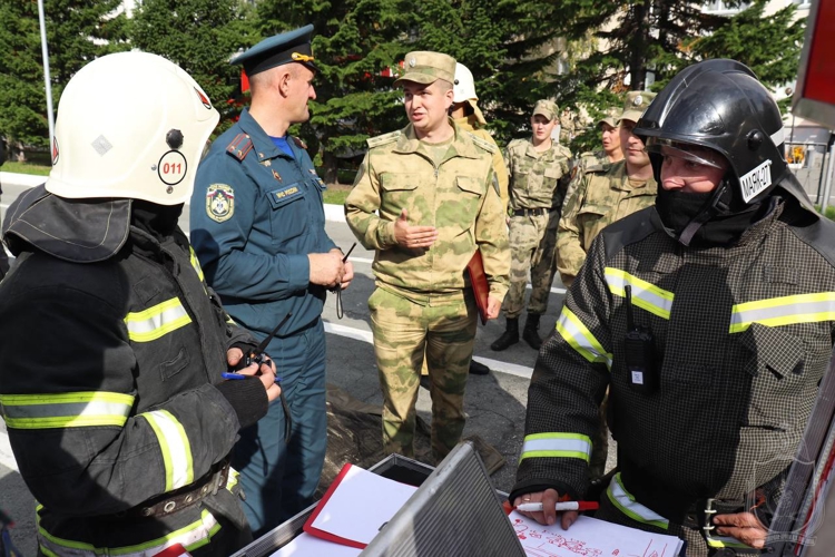 Пожарно-тактические учения прошли в Новосибирском военном институте
