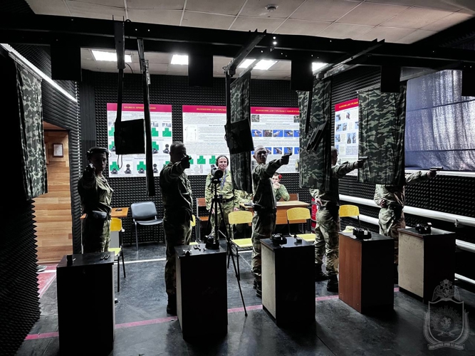В военном институте прошел Чемпионат по летнему офицерскому троеборью