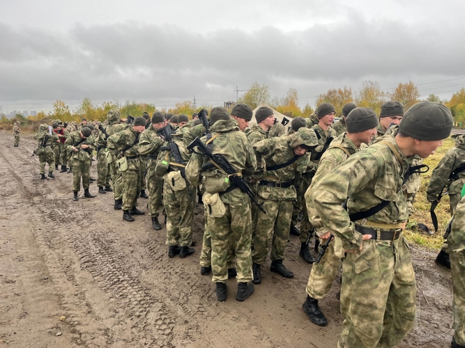 В военном институте прошло первенство среди подразделений по совершению марш-броска 