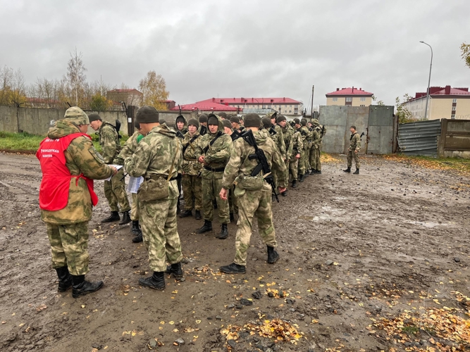 В военном институте прошло первенство среди подразделений по совершению марш-броска 