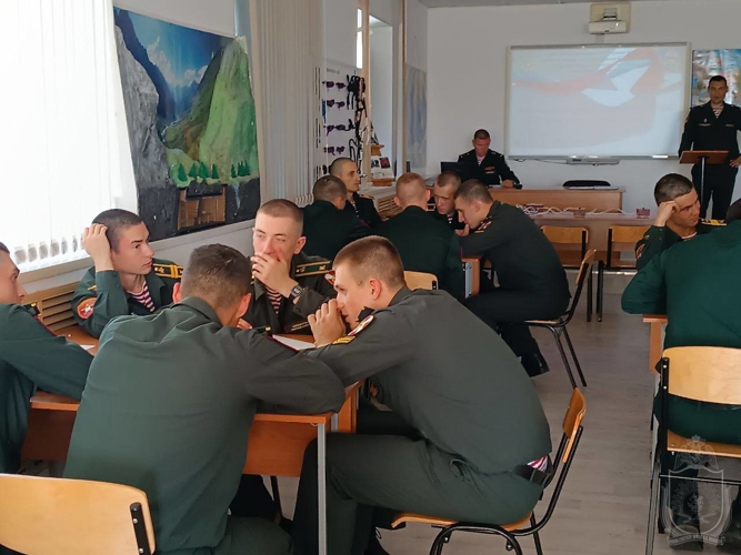В военном институте проведена интеллектуальная игра «Знаток спецназа»