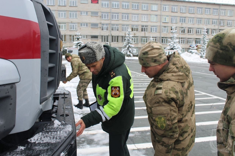 В военном институте прошел технический смотр техники 