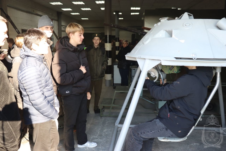 В Новосибирском военном институте прошел День открытых дверей