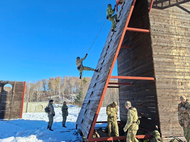 В военном институте прошли соревнования по курсантскому триатлону