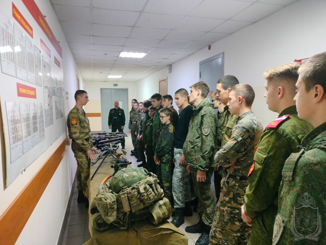 В военном институте провели учебные сборы с казачьей молодежью