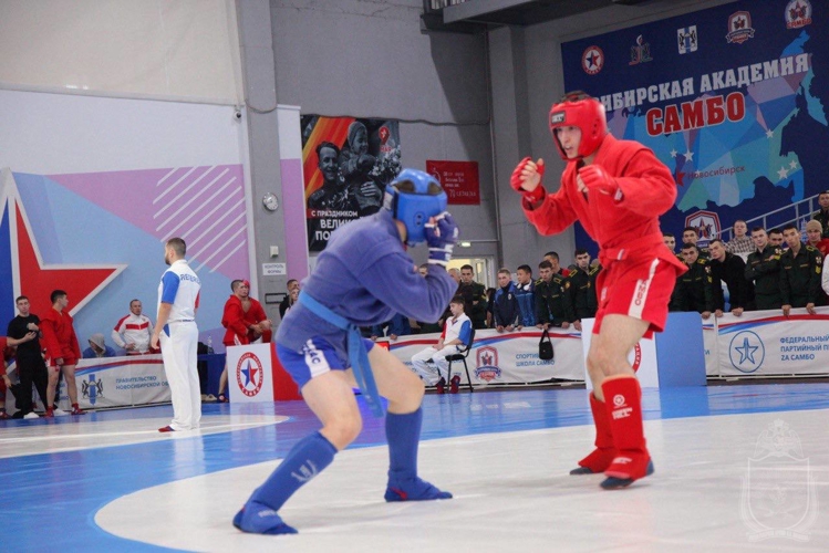В военном институте прошел чемпионат по самбо