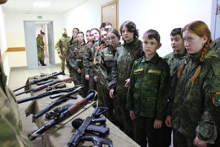 В военном институте провели учебные сборы с казачьей молодежью